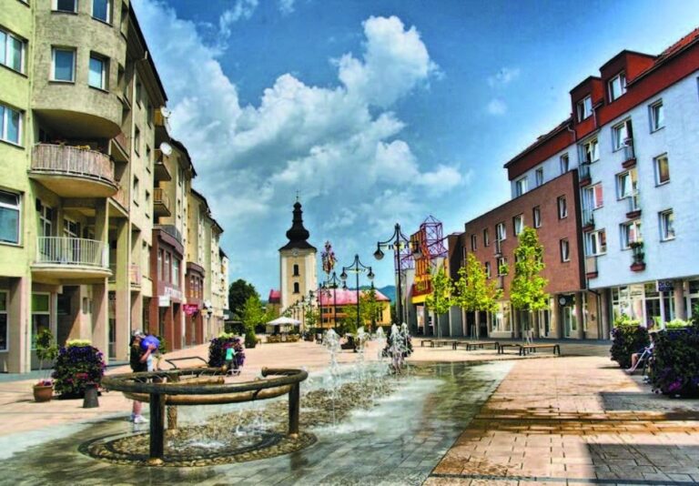 v Žiari nad Hronom: centrum. v Púchove: centrum